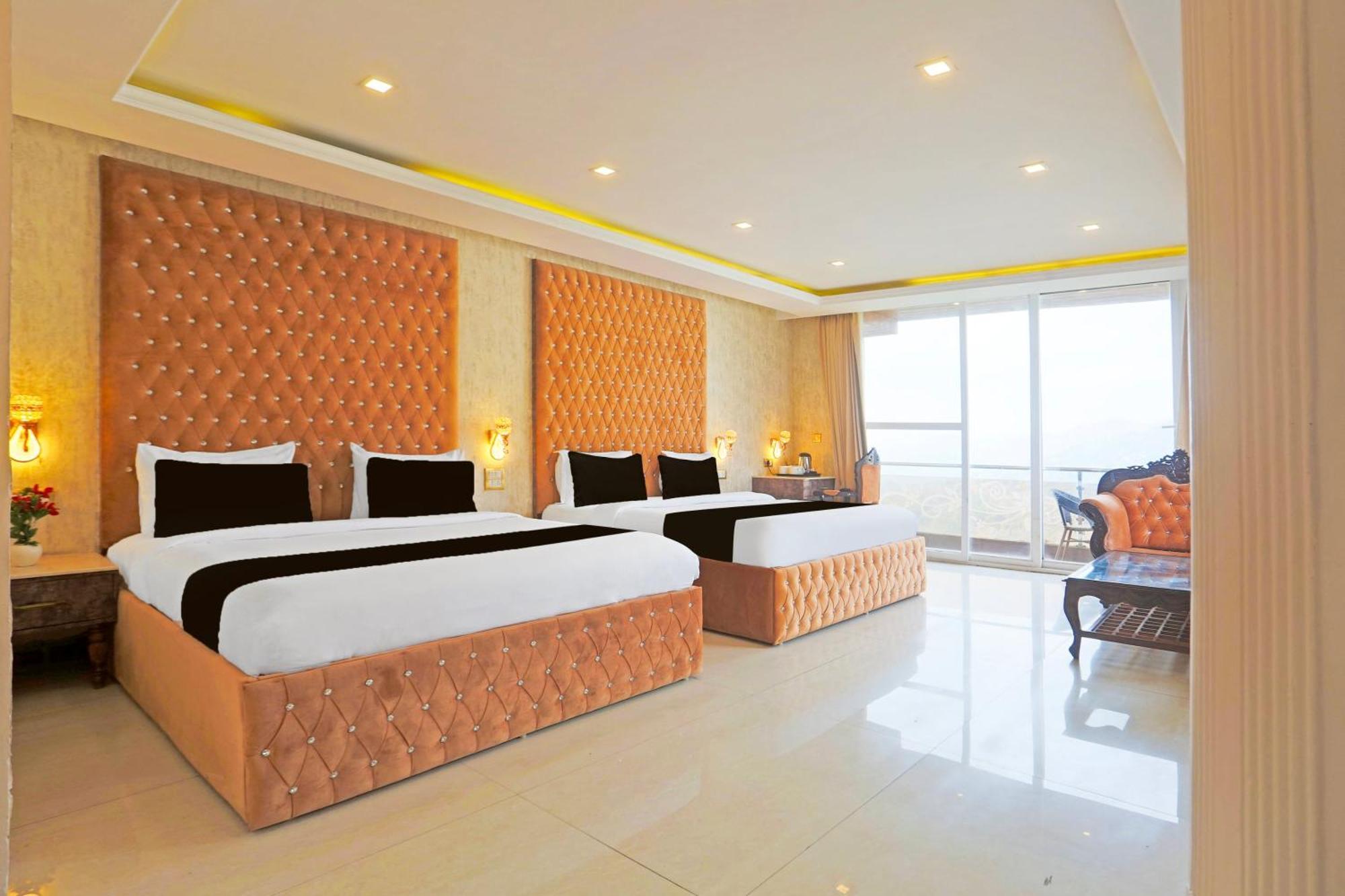 Super Townhouse Oak Dharamshala Near Maximus Mall Exterior photo