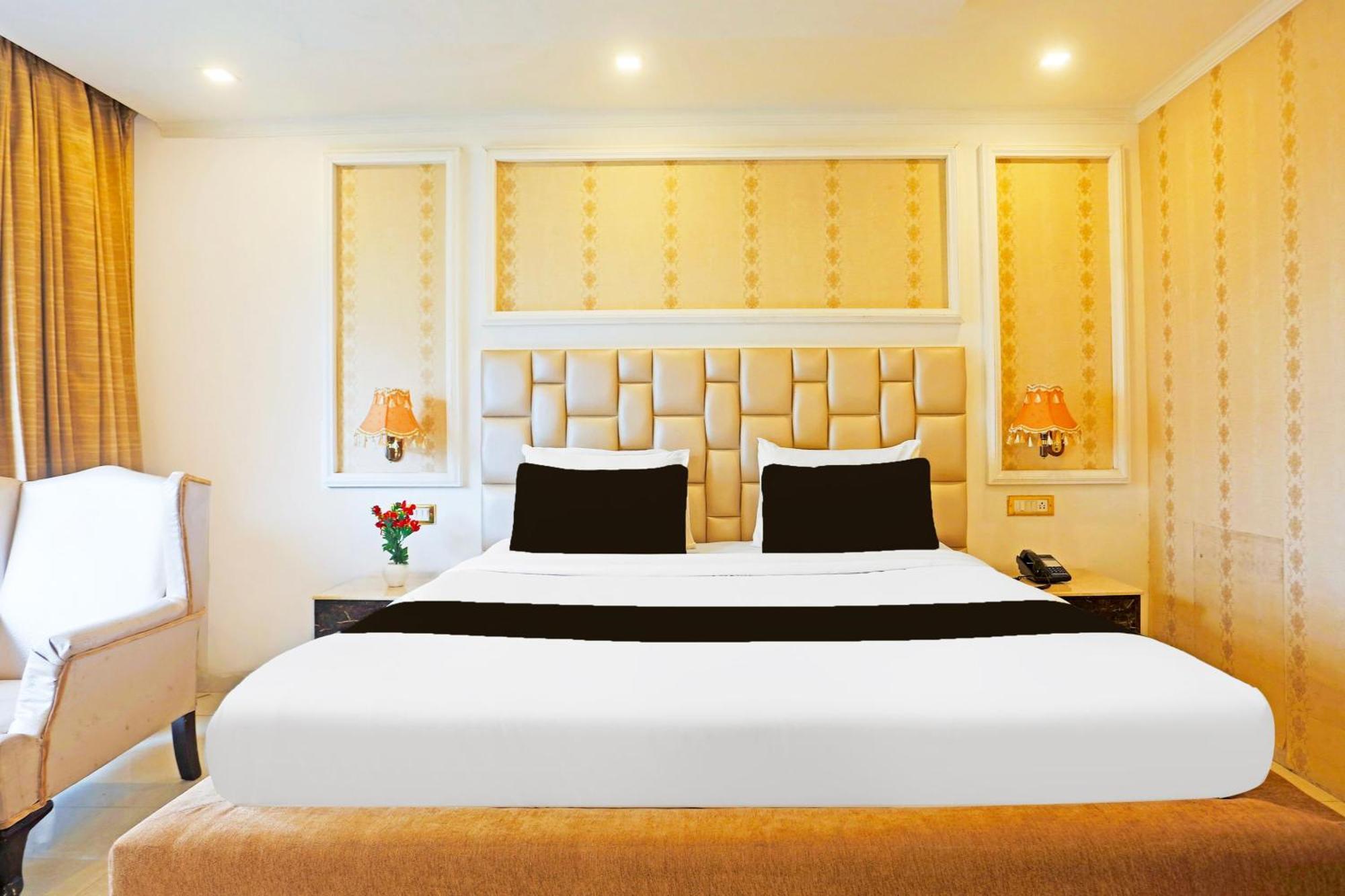 Super Townhouse Oak Dharamshala Near Maximus Mall Exterior photo