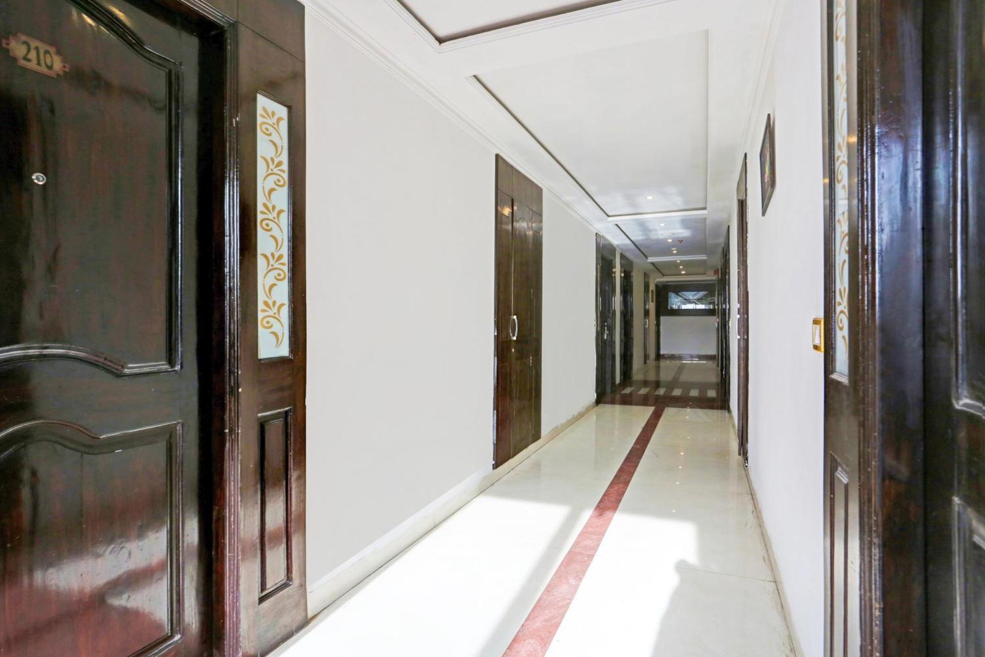 Super Townhouse Oak Dharamshala Near Maximus Mall Exterior photo