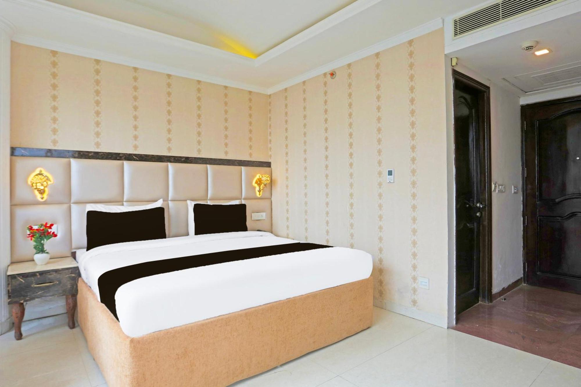 Super Townhouse Oak Dharamshala Near Maximus Mall Exterior photo
