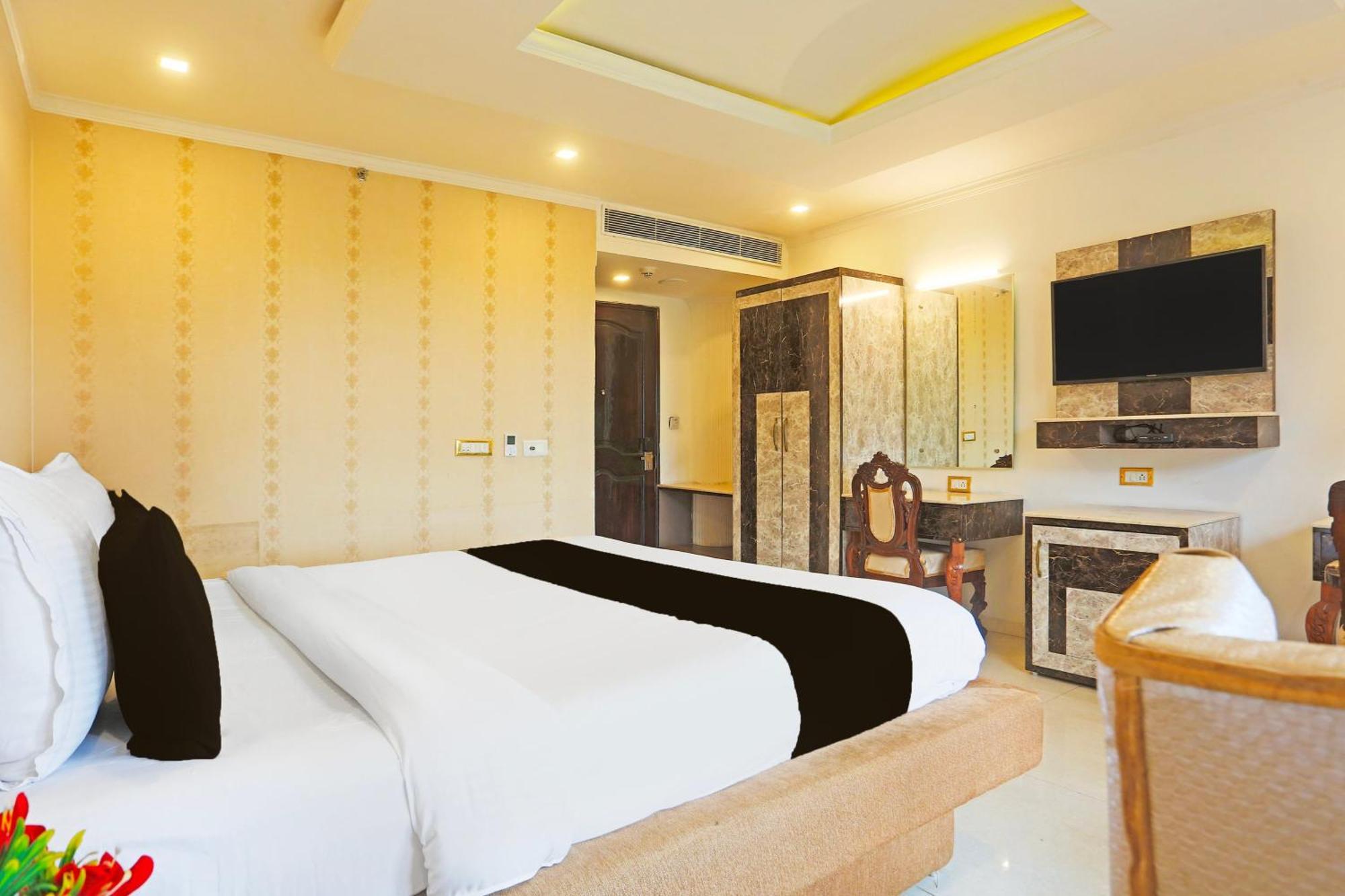 Super Townhouse Oak Dharamshala Near Maximus Mall Exterior photo
