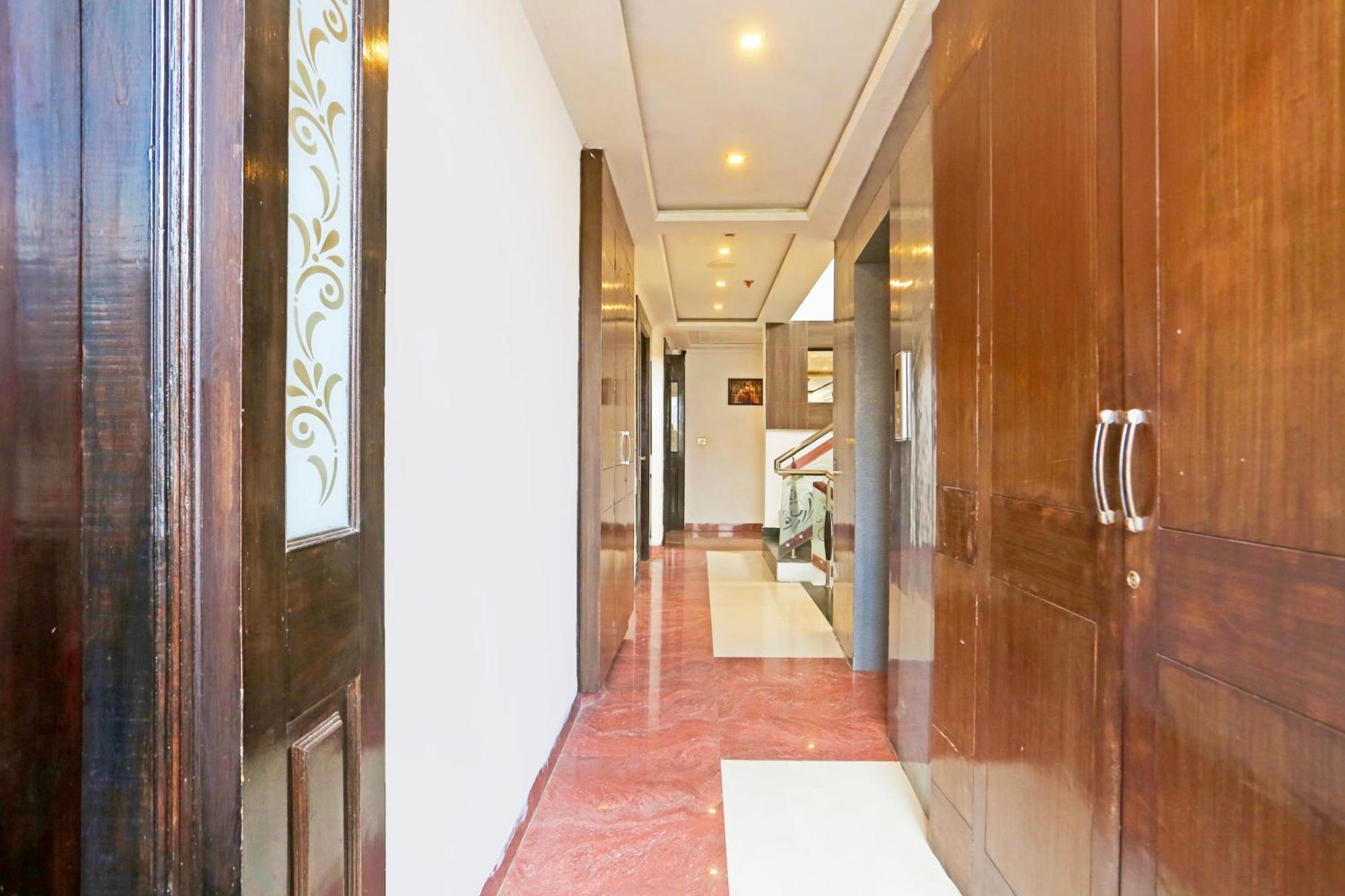 Super Townhouse Oak Dharamshala Near Maximus Mall Exterior photo