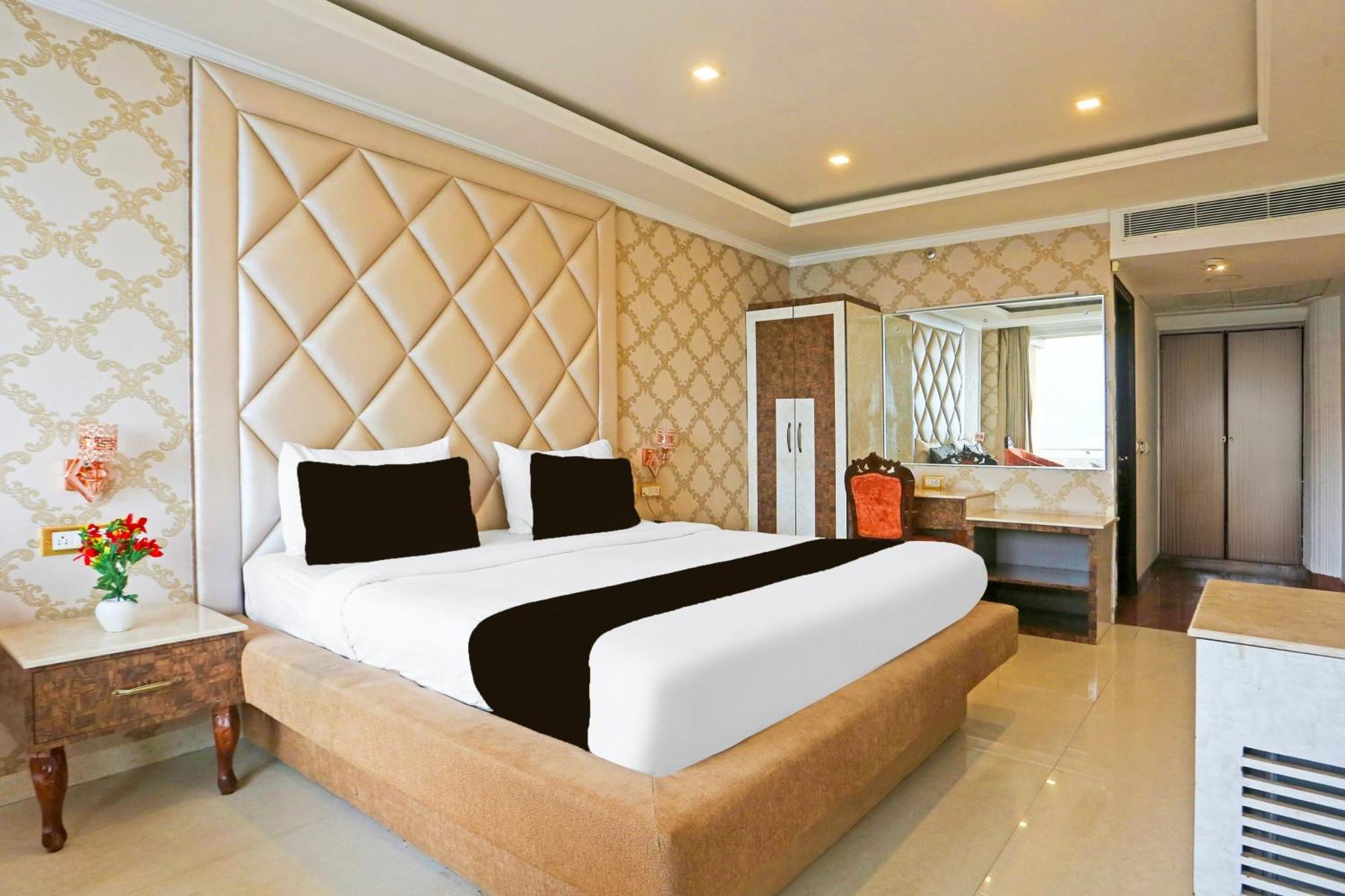 Super Townhouse Oak Dharamshala Near Maximus Mall Exterior photo